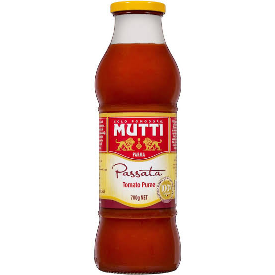Mutti Passata Tomato Puree (700g)
